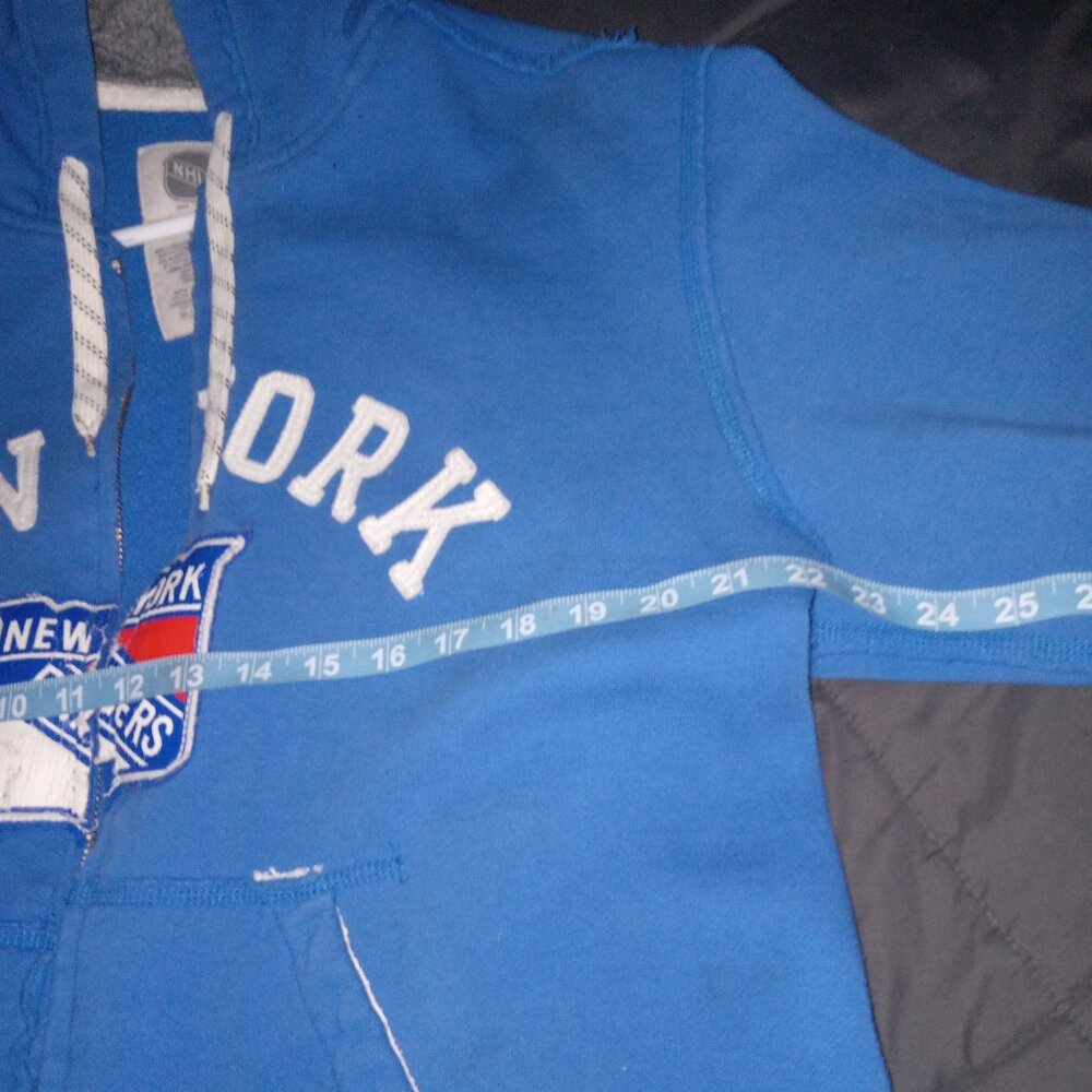 NY RANGERS OFFICIAL CCM NHL LARGE EMBROIDERED LOGO HOODIE - Picture 3 of 8